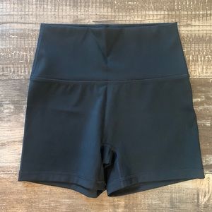 Offline by Aerie High Rise Goals Black 4” Bike Shorts, Size M